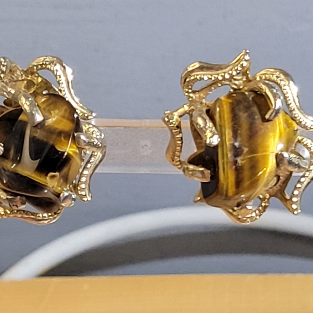 Vintage Gold Tone Chunky Caged Tiger Eye Gemstone Nugget Clip On Earrings